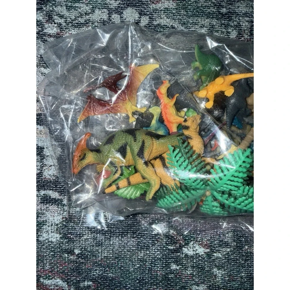Bag of Assorted Dinosaurs -‎ Green, Orange, Yellow - Dino Fun - Figurines